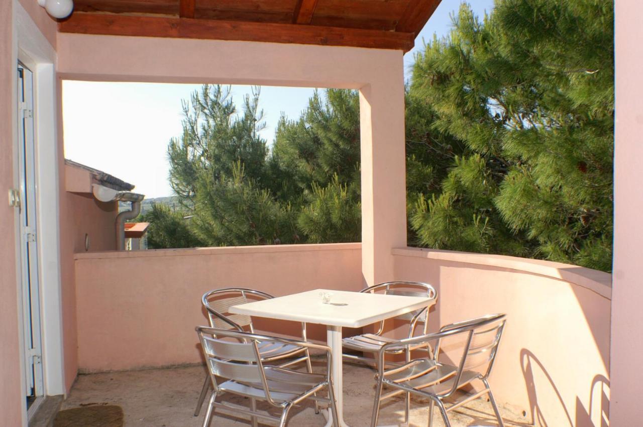 Family Friendly Seaside Apartments Vlasici, Pag - 4319 Bagian luar foto