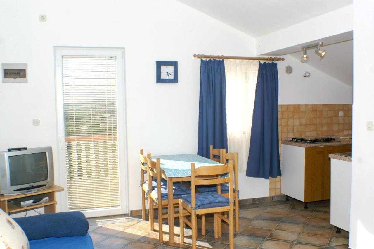 Family Friendly Seaside Apartments Vlasici, Pag - 4319 Bagian luar foto