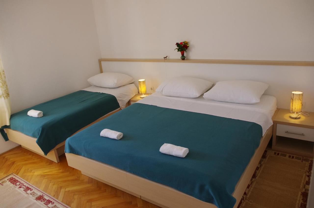 Family Friendly Seaside Apartments Vlasici, Pag - 4319 Bagian luar foto