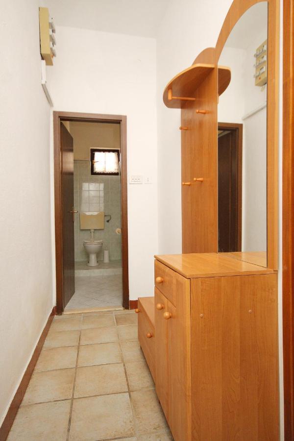 Family Friendly Seaside Apartments Vlasici, Pag - 4319 Bagian luar foto
