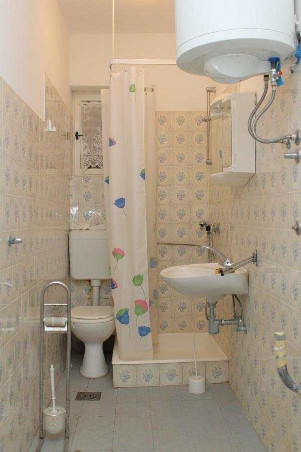 Family Friendly Seaside Apartments Vlasici, Pag - 4319 Bagian luar foto